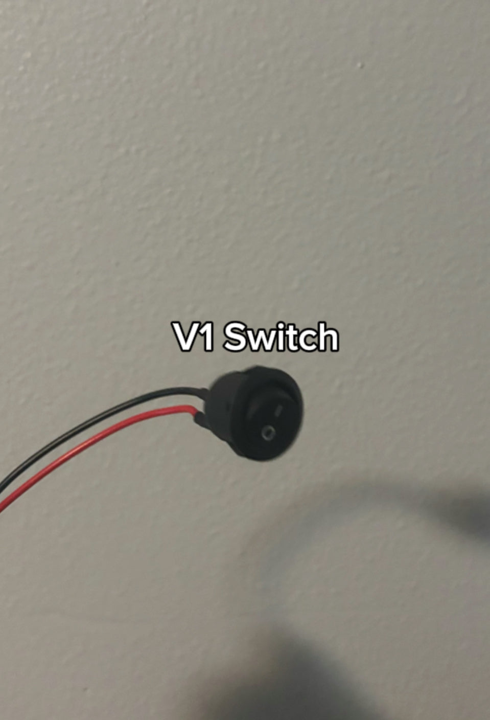 Battery powered universal V2 rock light